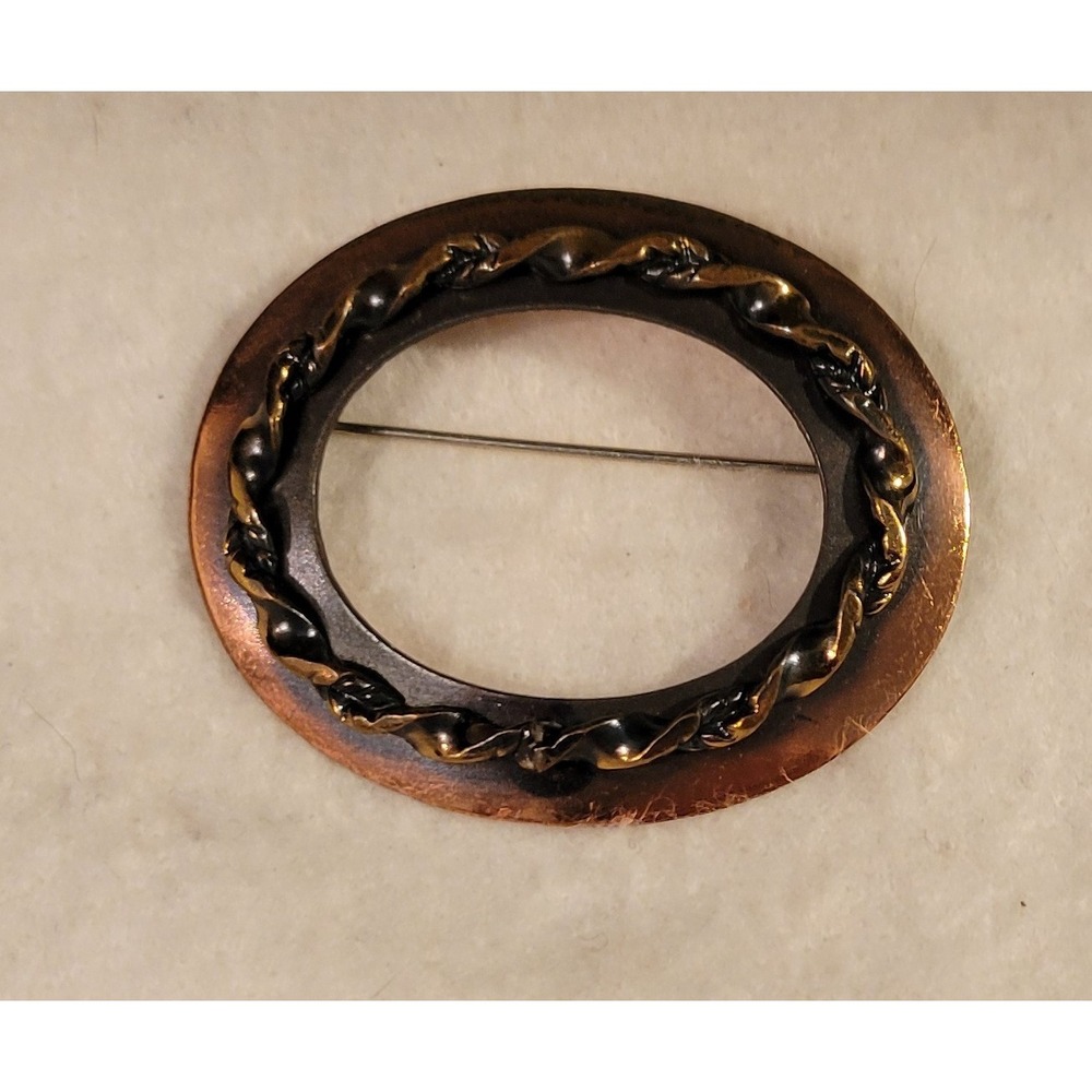 Vintage Copper Unsigned Oval Brooch With Rope Twist Accent